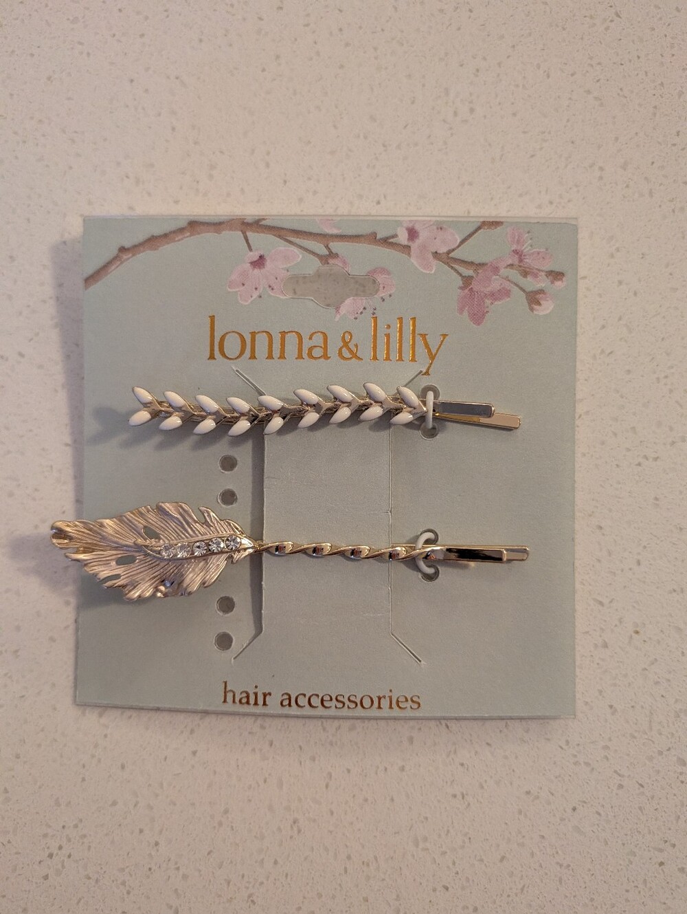 ⭐   lonna & lilly White Enamel Leaf and Gold Feather Hair Clips